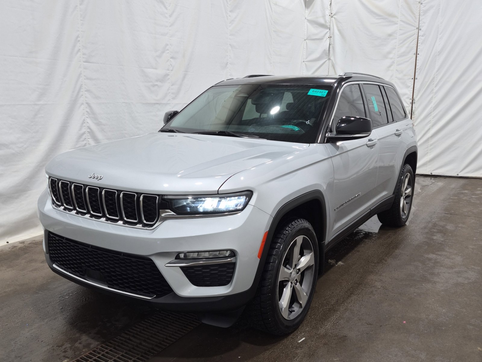 Used 2022 Jeep Grand Cherokee Limited image 1