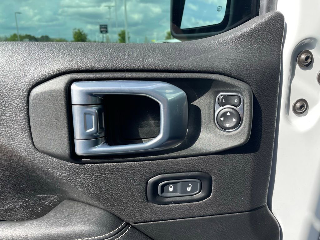 Used 2023 Jeep Wrangler Sahara w/ Cold Weather Group image 12