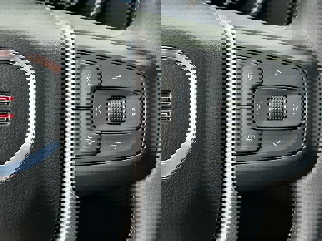 Used 2024 GMC Yukon SLT image 17