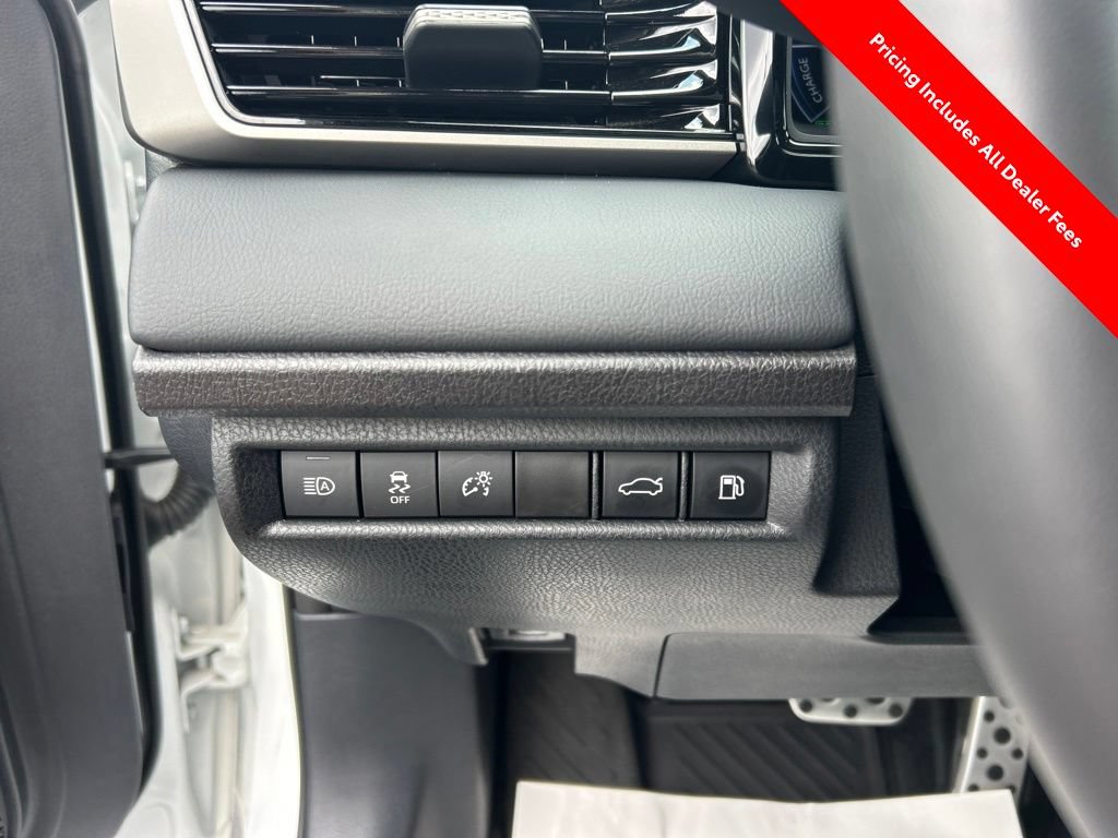 Used 2025 Toyota Camry XSE FWD image 7
