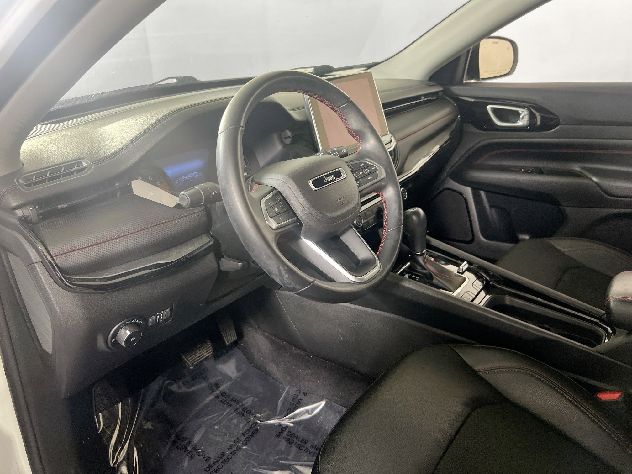 Used 2022 Jeep Compass Trailhawk w/ Trailhawk Convenience Group image 9