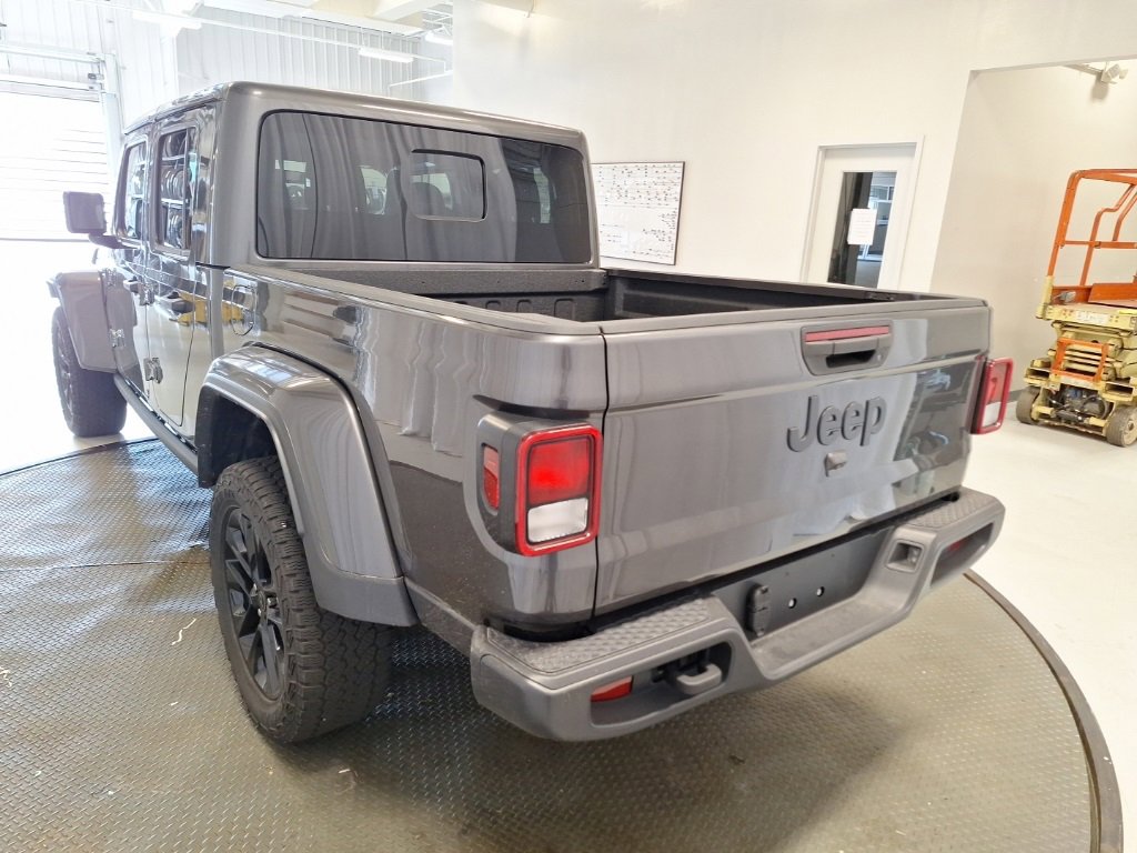 Used 2024 Jeep Gladiator Sport image 5