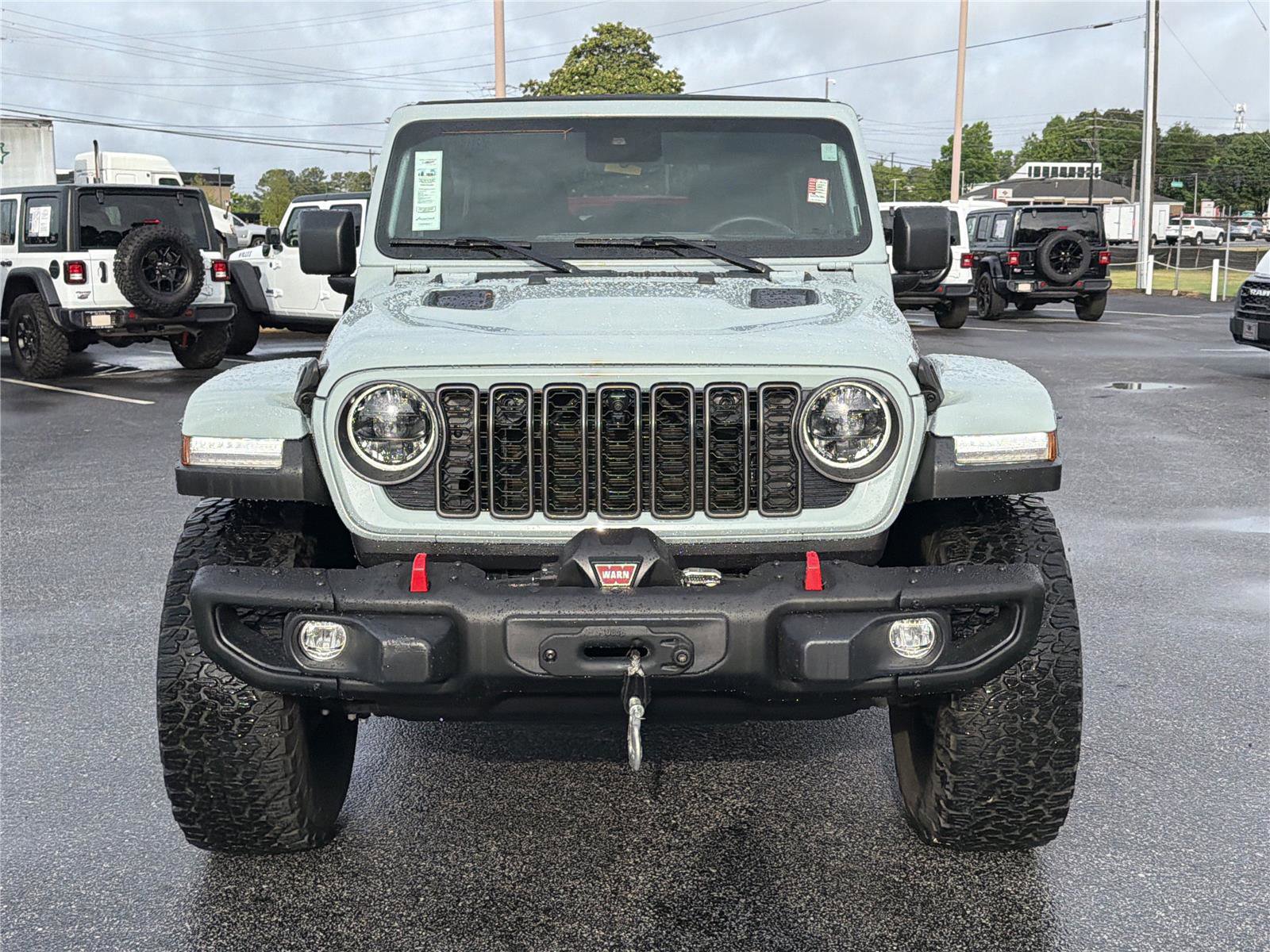 Used 2024 Jeep Wrangler Unlimited Rubicon AWD/4WD image 3