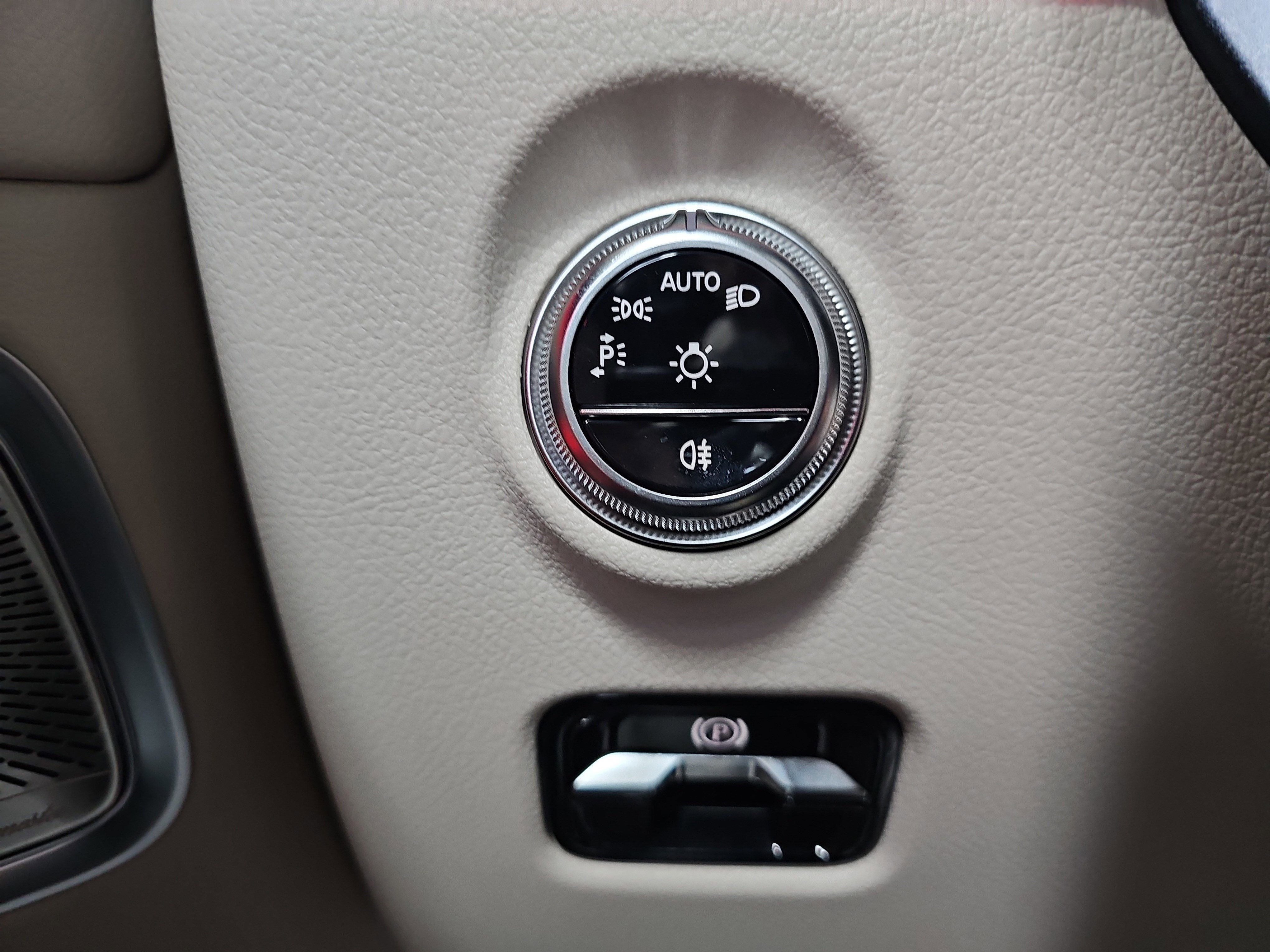 Certified 2026 Mercedes-Benz CLE 300 4MATIC Coupe image 28