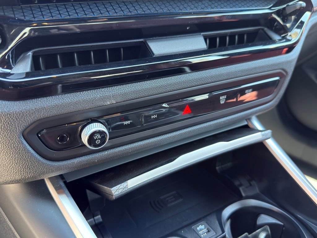 Used 2025 BMW 330i xDrive 330i xDrive image 19