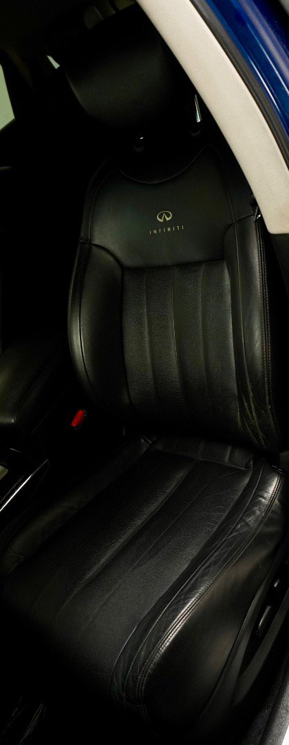 Used 2014 INFINITI QX70 AWD w/ Premium Package image 4