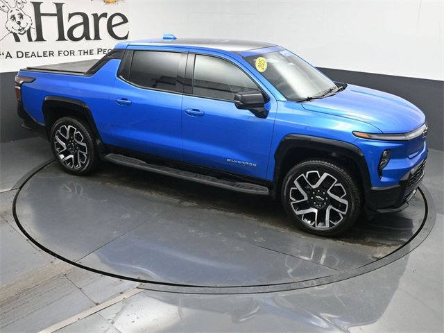 Certified 2025 Chevrolet Silverado EV RST image 45