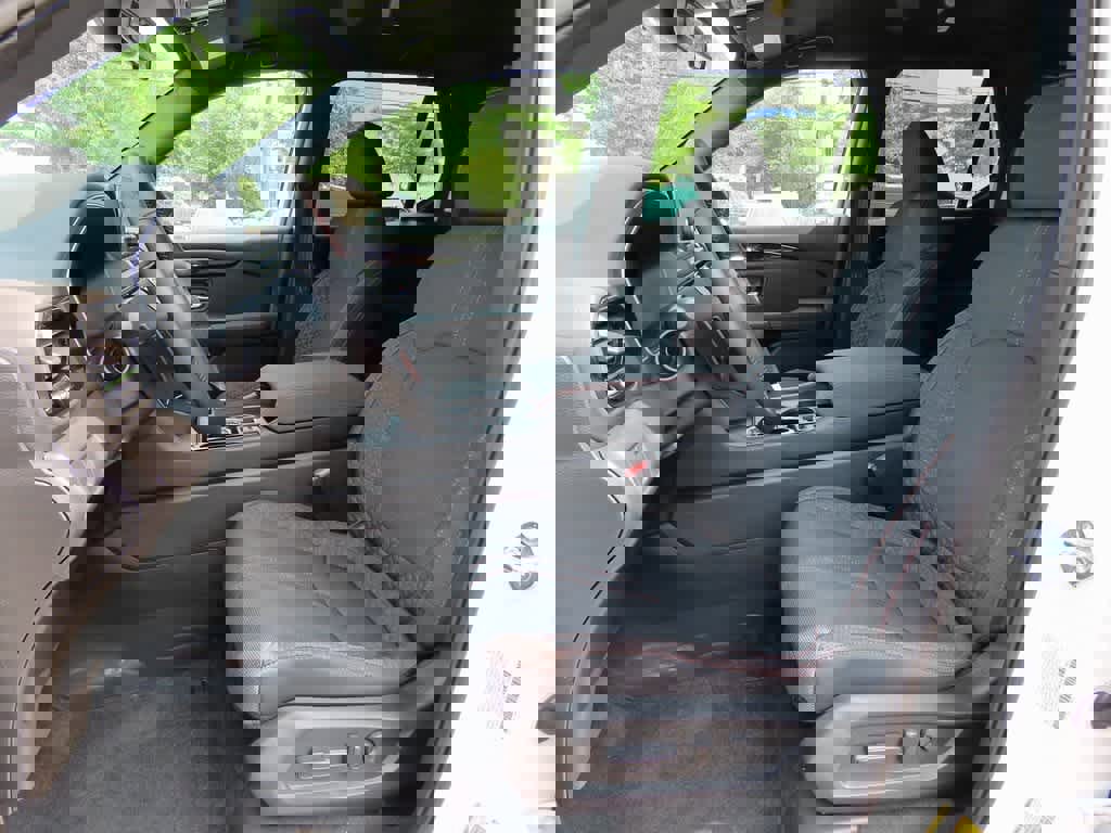 New 2025 Honda Pilot Sport image 12