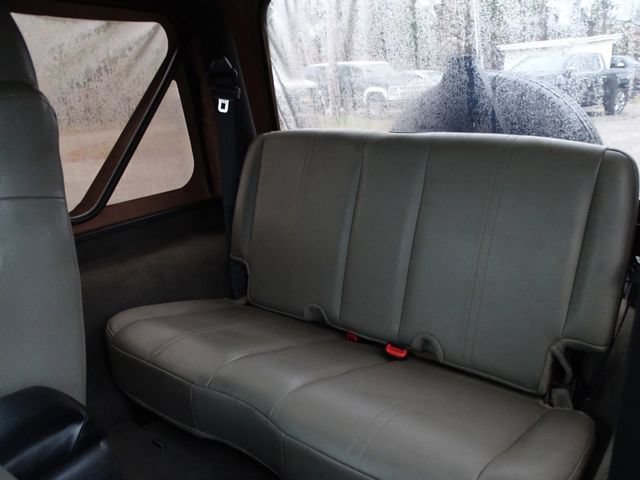 Used 2004 Jeep Wrangler SE w/ Full Face Tire & Wheel Group AWD/4WD image 16