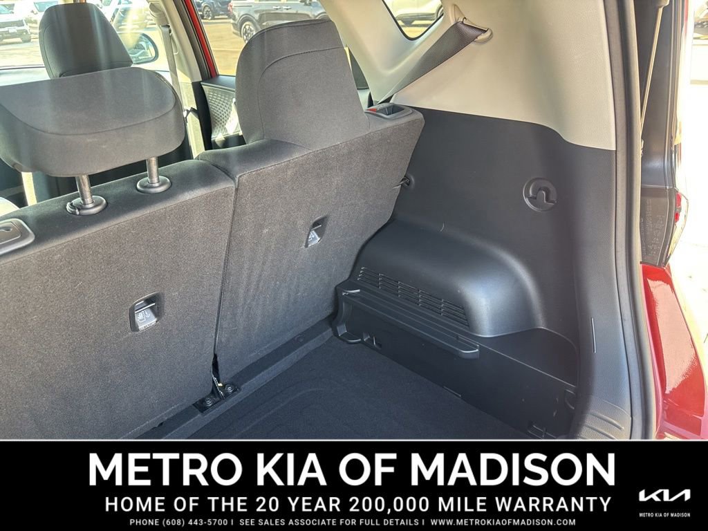 Used 2023 Kia Soul LX image 30