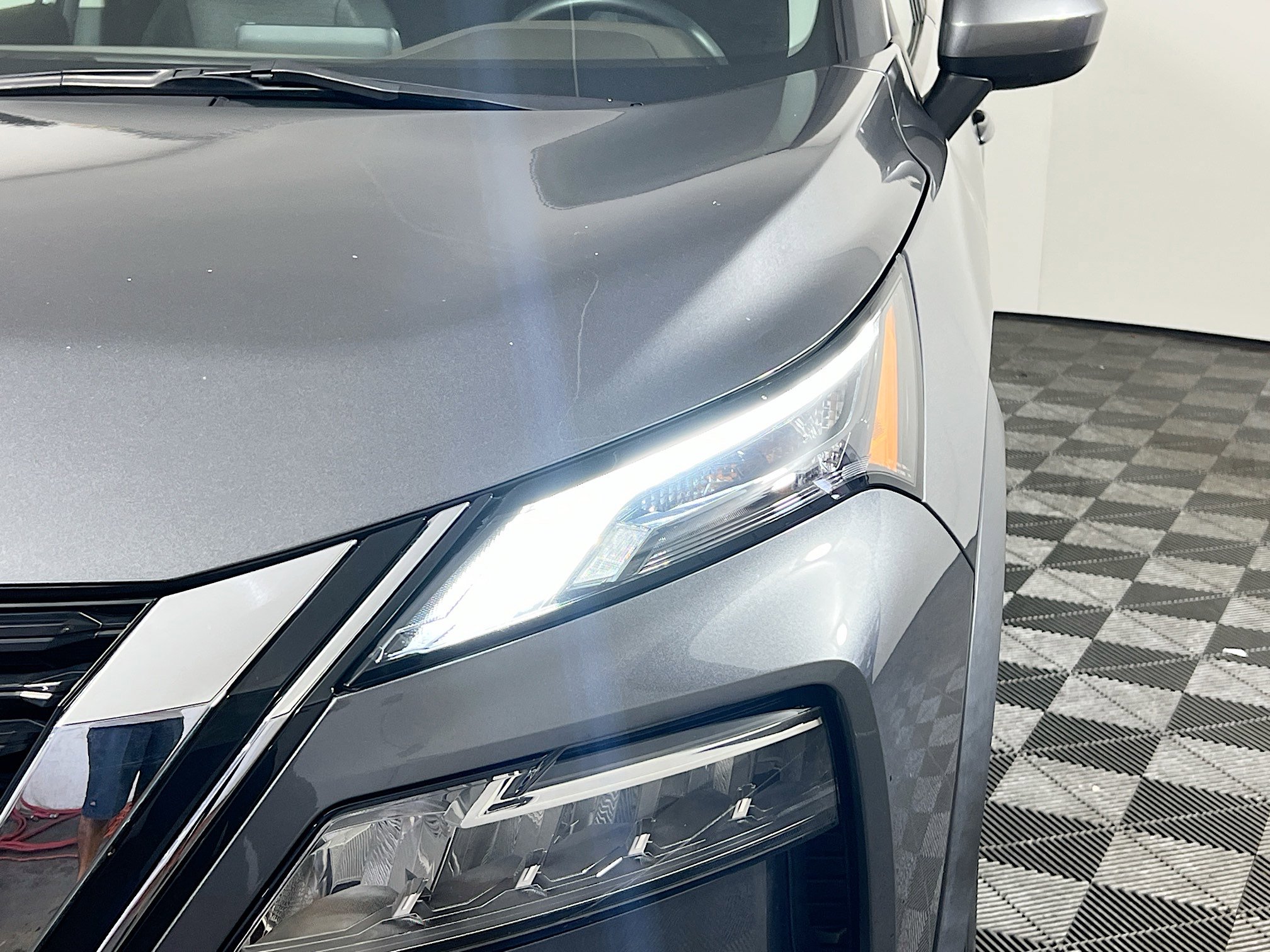 Used 2023 Nissan Rogue SV FWD image 11