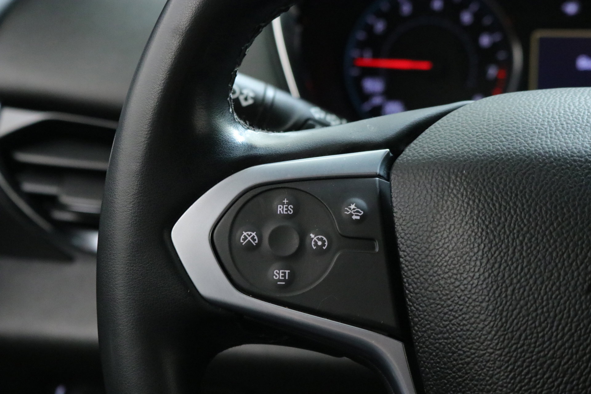 Used 2023 Chevrolet Traverse LT w/ LPO, Floor Liner Package image 13