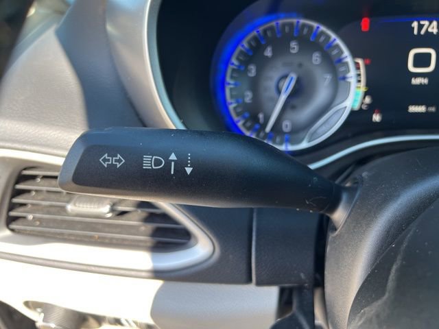 Certified 2023 Chrysler Pacifica Touring-L image 23