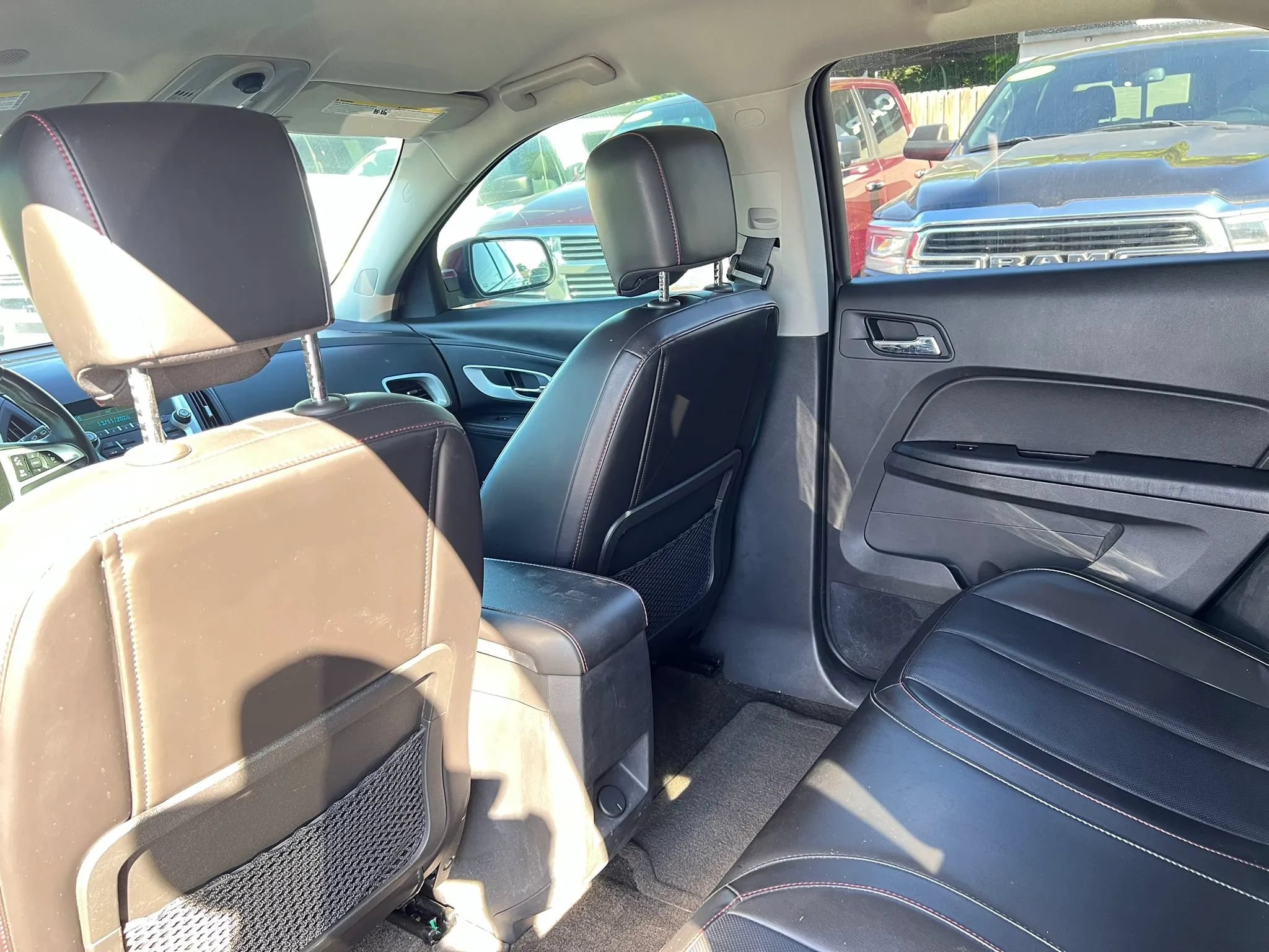 Used 2011 Chevrolet Equinox LT FWD image 11