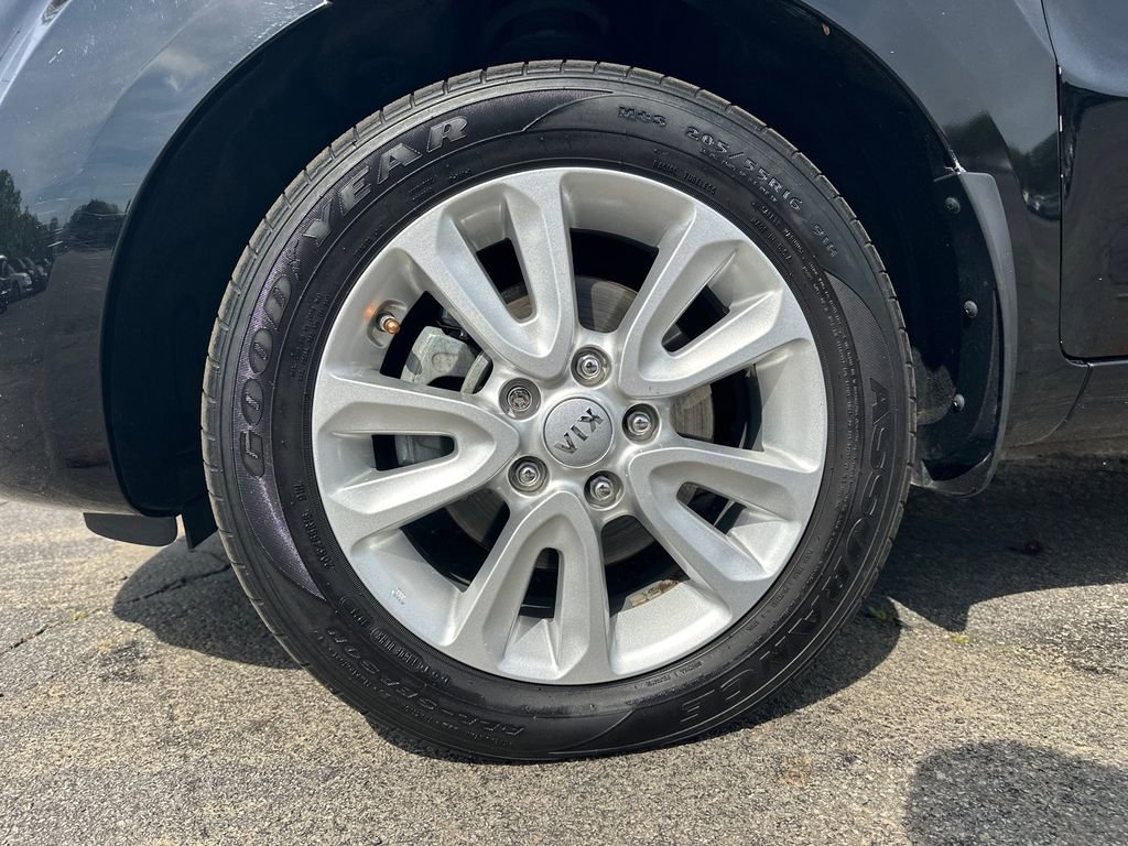 Used 2013 Kia Soul + image 12