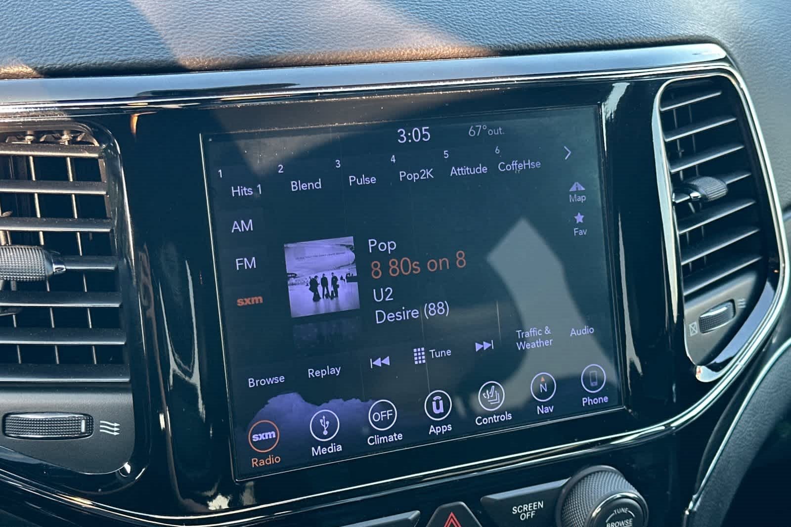 Used 2019 Jeep Grand Cherokee Limited w/ Luxury Group II image 18