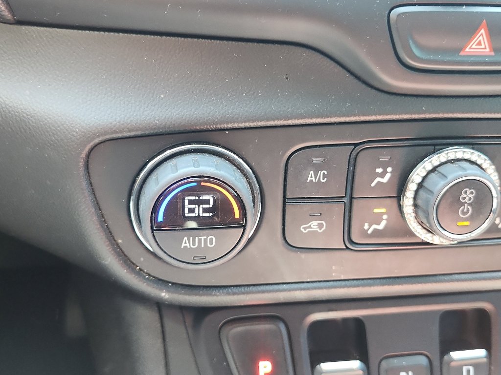 Used 2020 GMC Terrain SLE w/ Driver Convenience Package FWD image 28