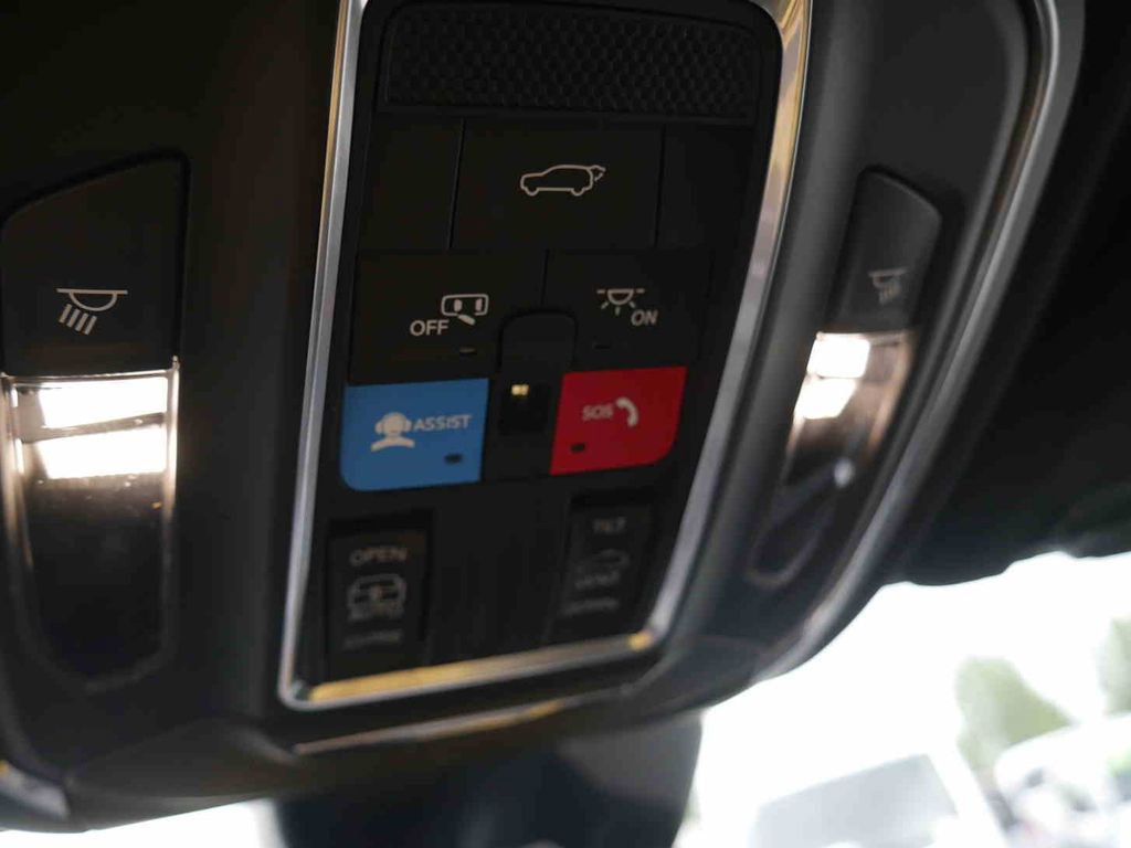 Certified 2024 Jeep Grand Cherokee Altitude AWD/4WD image 27