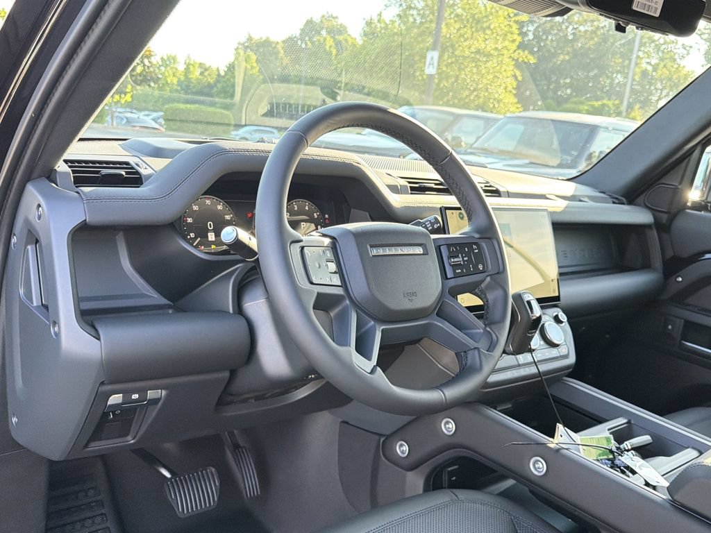 New 2026 Land Rover Defender 110 X-Dynamic SE AWD/4WD image 10