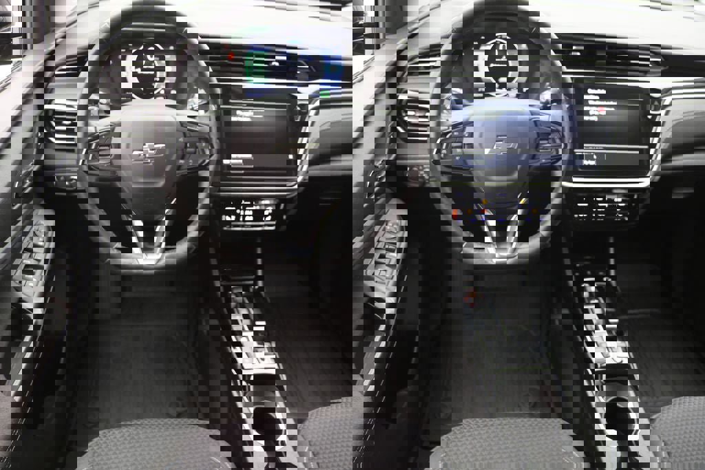 Used 2023 Chevrolet Bolt EUV LT w/ Comfort Package image 12