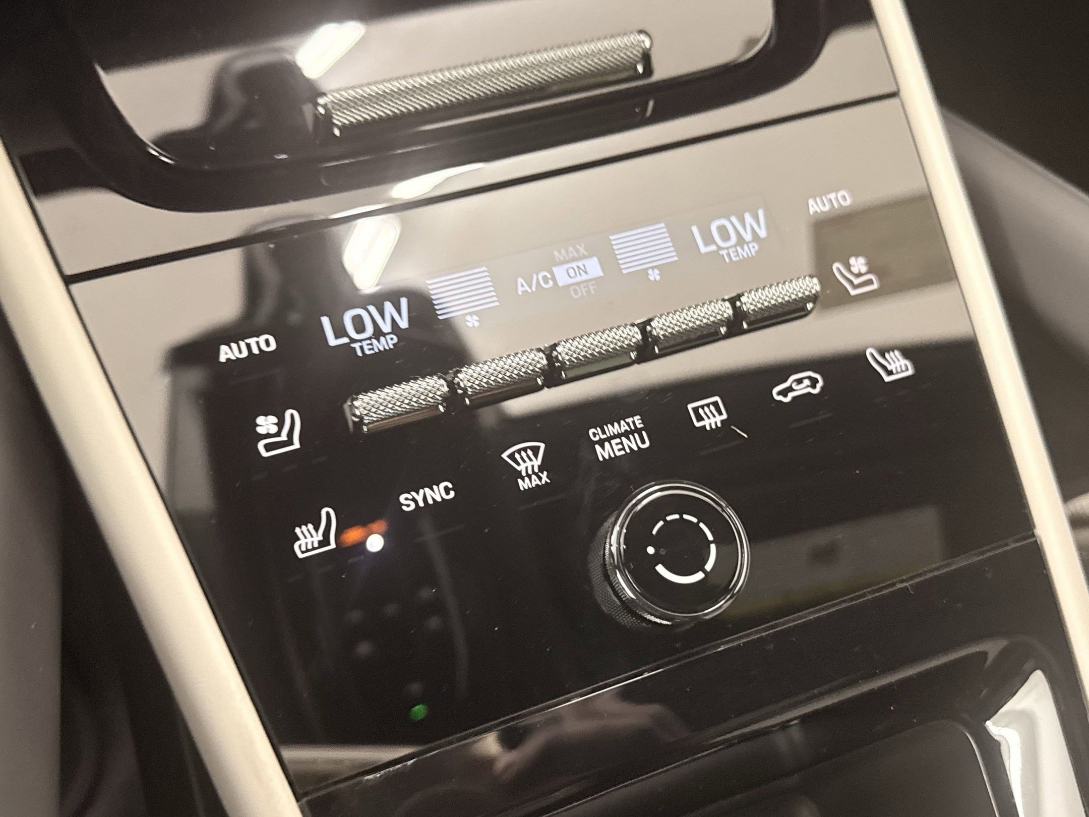 New 2025 Porsche Cayenne image 18