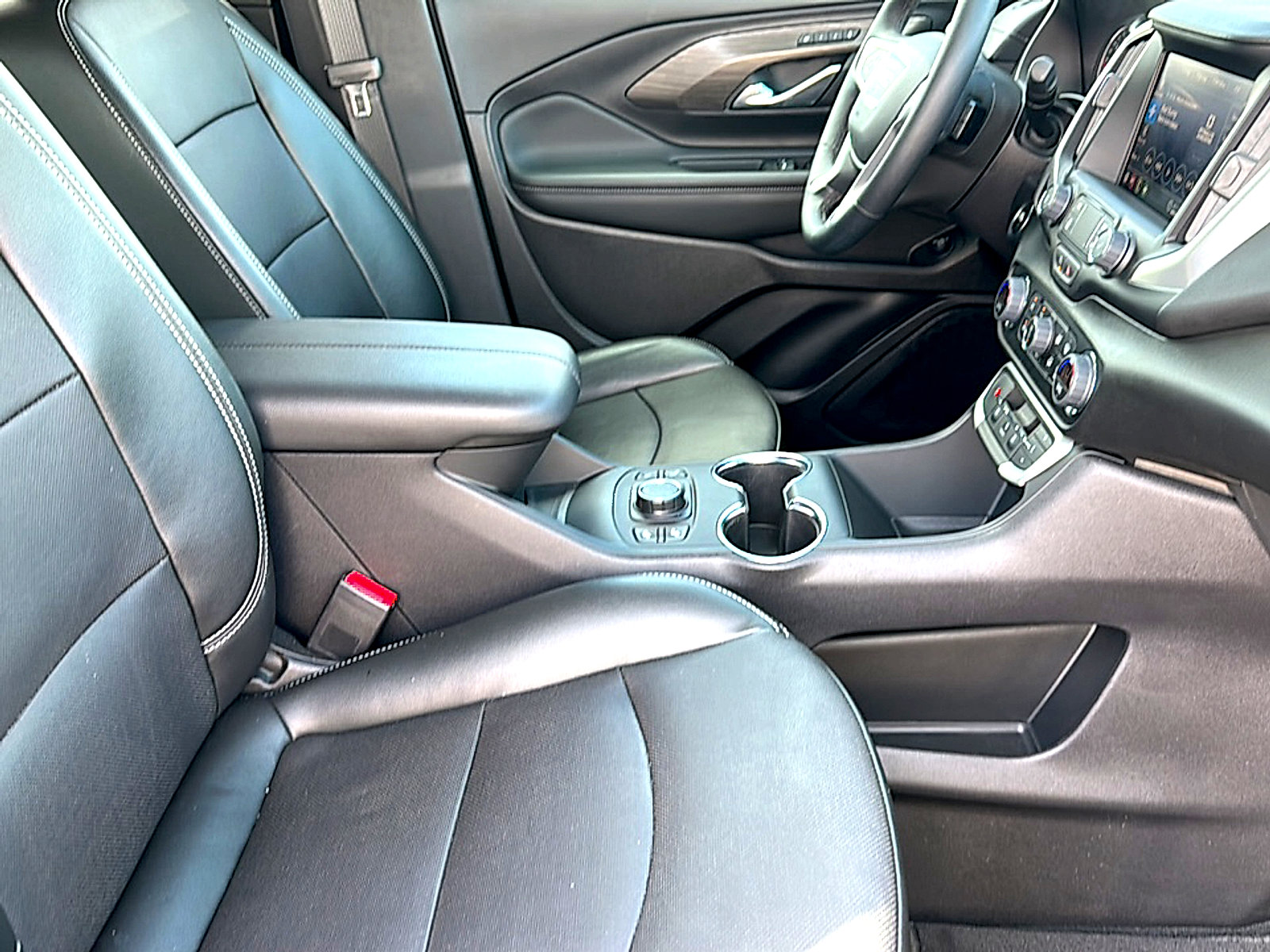 Used 2024 GMC Terrain SLT w/ Elevation Edition AWD/4WD image 23