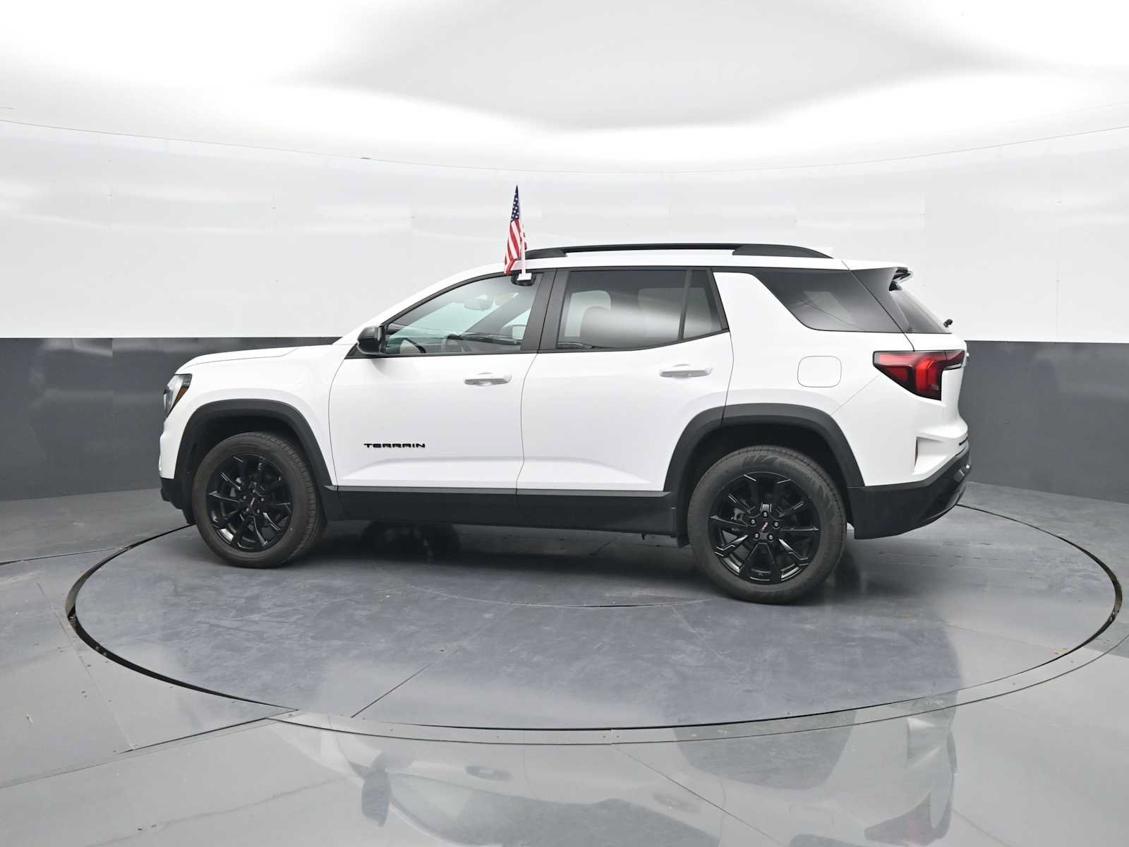 Used 2026 GMC Terrain Elevation w/ Elevation Premium Package AWD/4WD image 5
