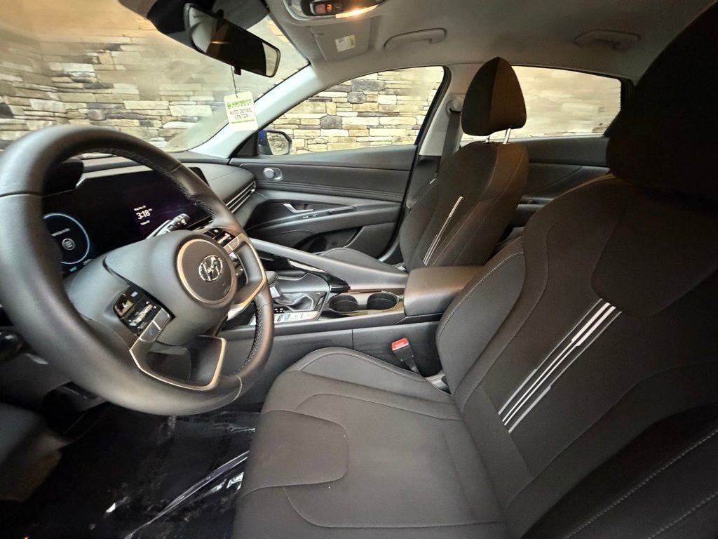 Certified 2023 Hyundai Elantra SEL w/ Convenience Package image 11