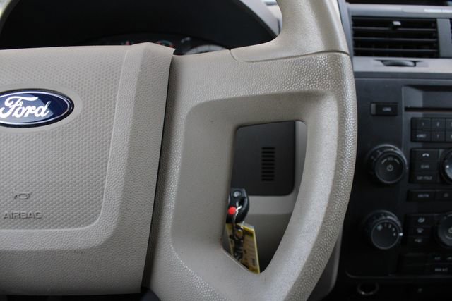Used 2010 Ford Escape XLS AWD/4WD image 14
