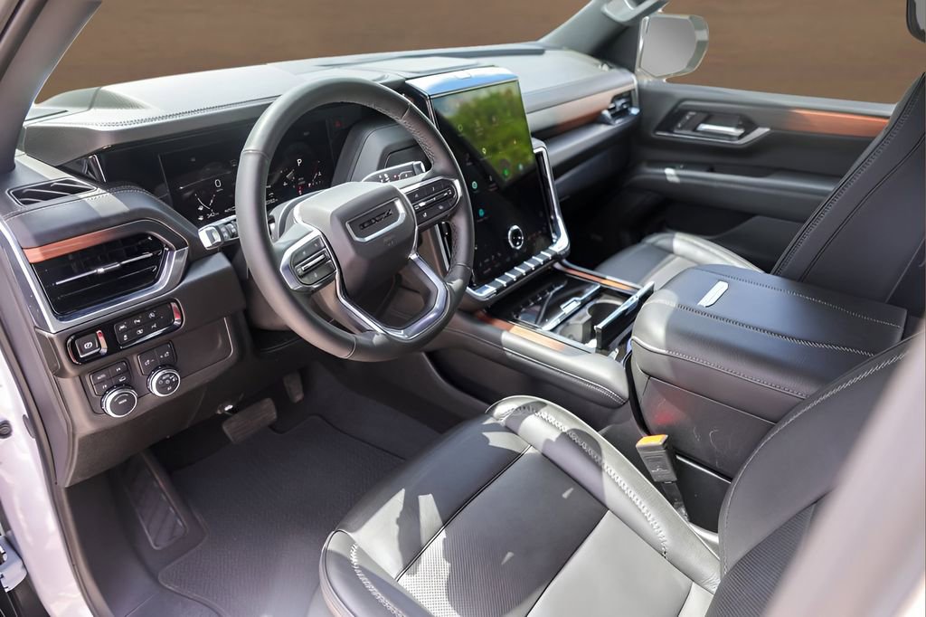 Used 2025 GMC Yukon XL Denali image 10