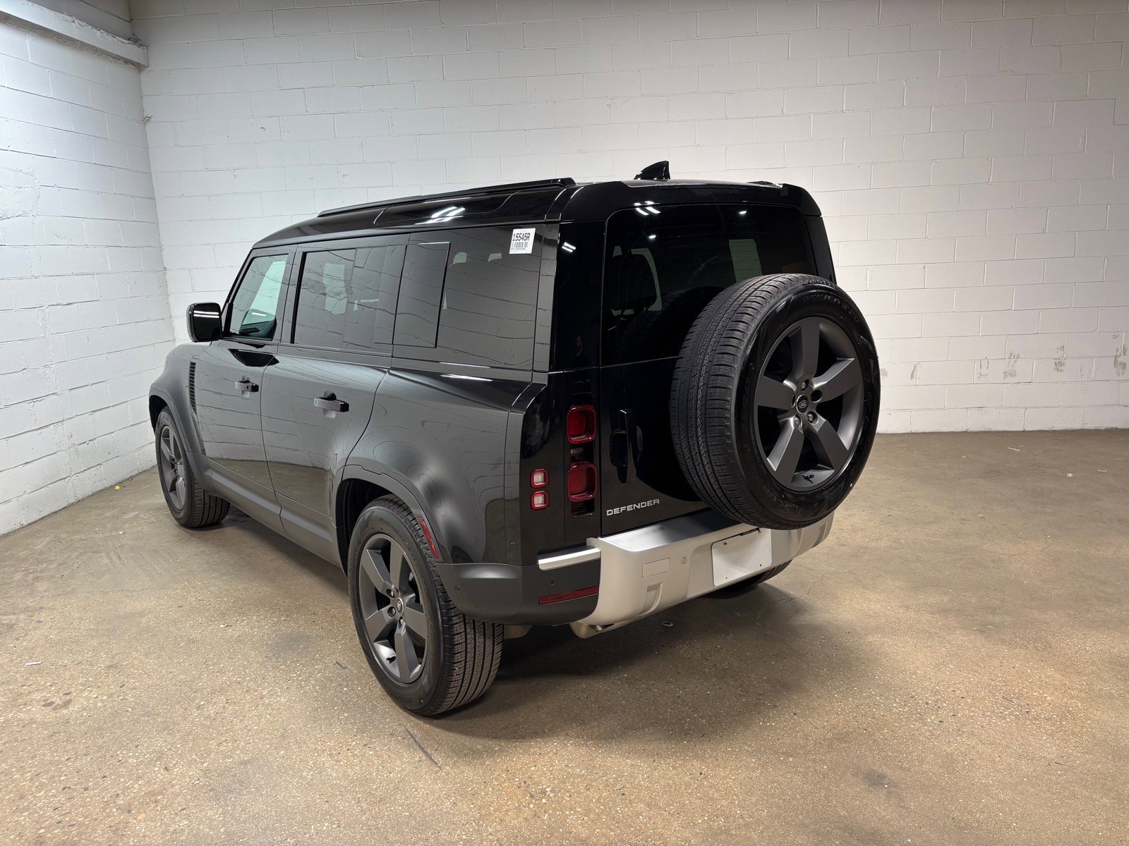 Used 2025 Land Rover Defender 110 S AWD/4WD image 9