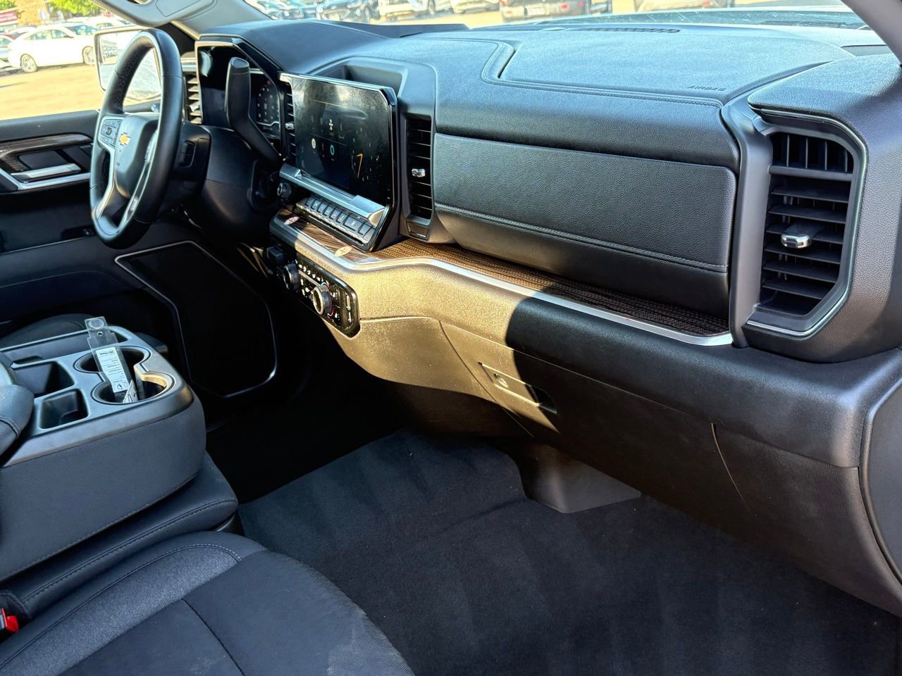 Used 2025 Chevrolet Silverado 1500 LT image 35