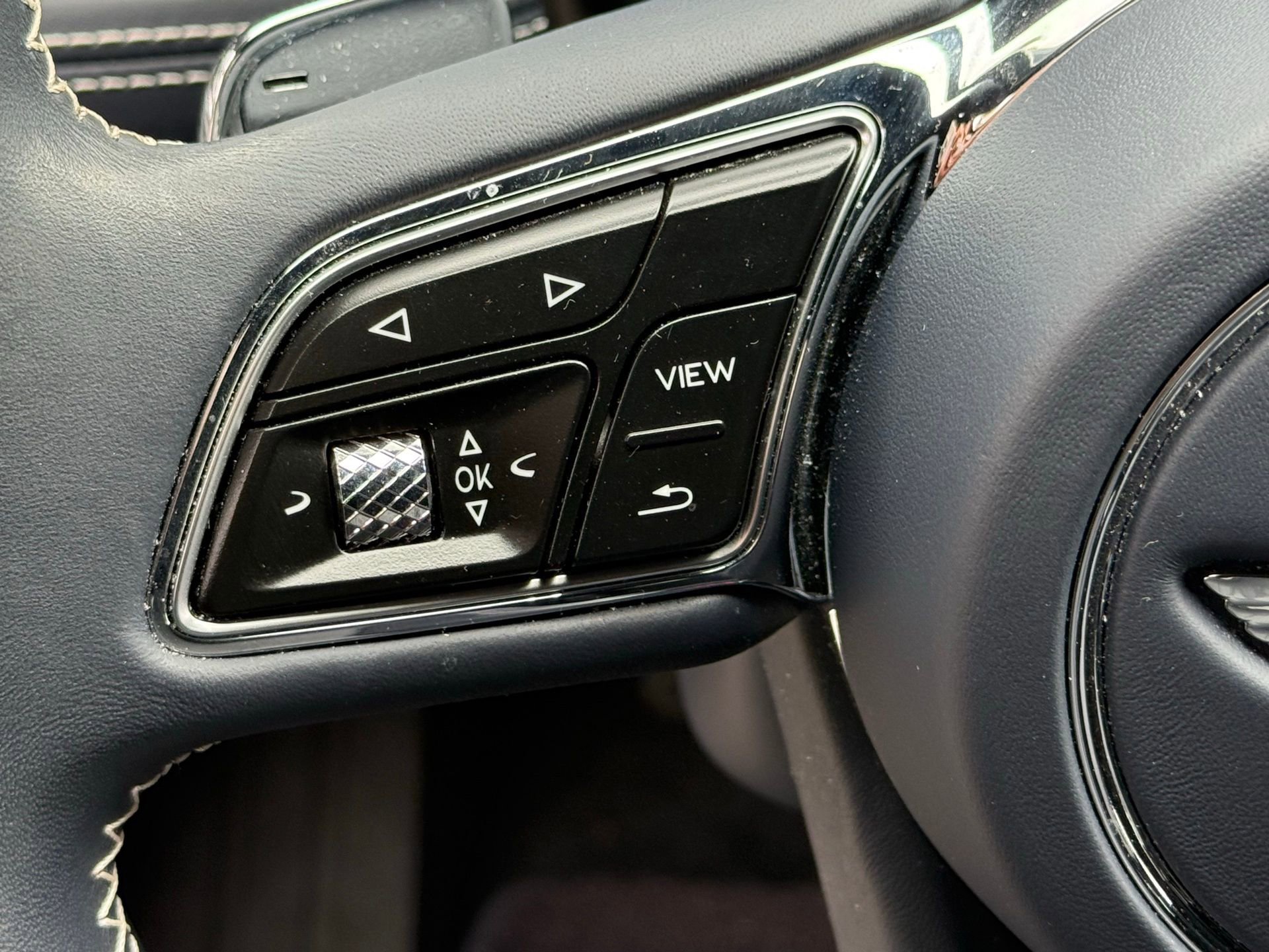 Used 2021 Bentley Flying Spur V8 image 36