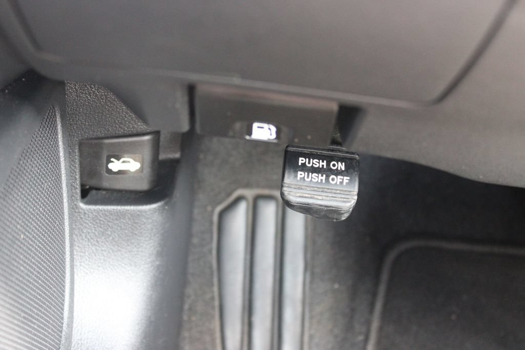 Used 2024 Nissan Altima 2.5 SV FWD image 41