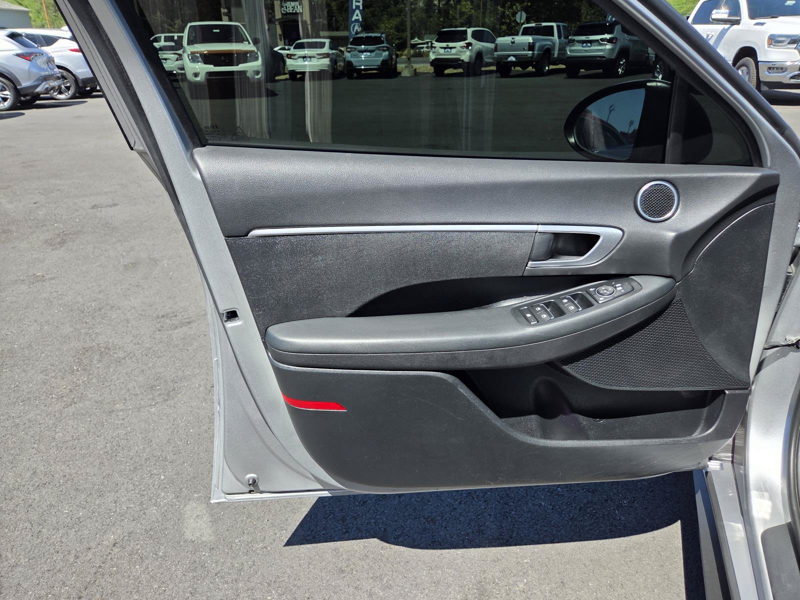 Used 2022 Hyundai Sonata SE FWD image 12