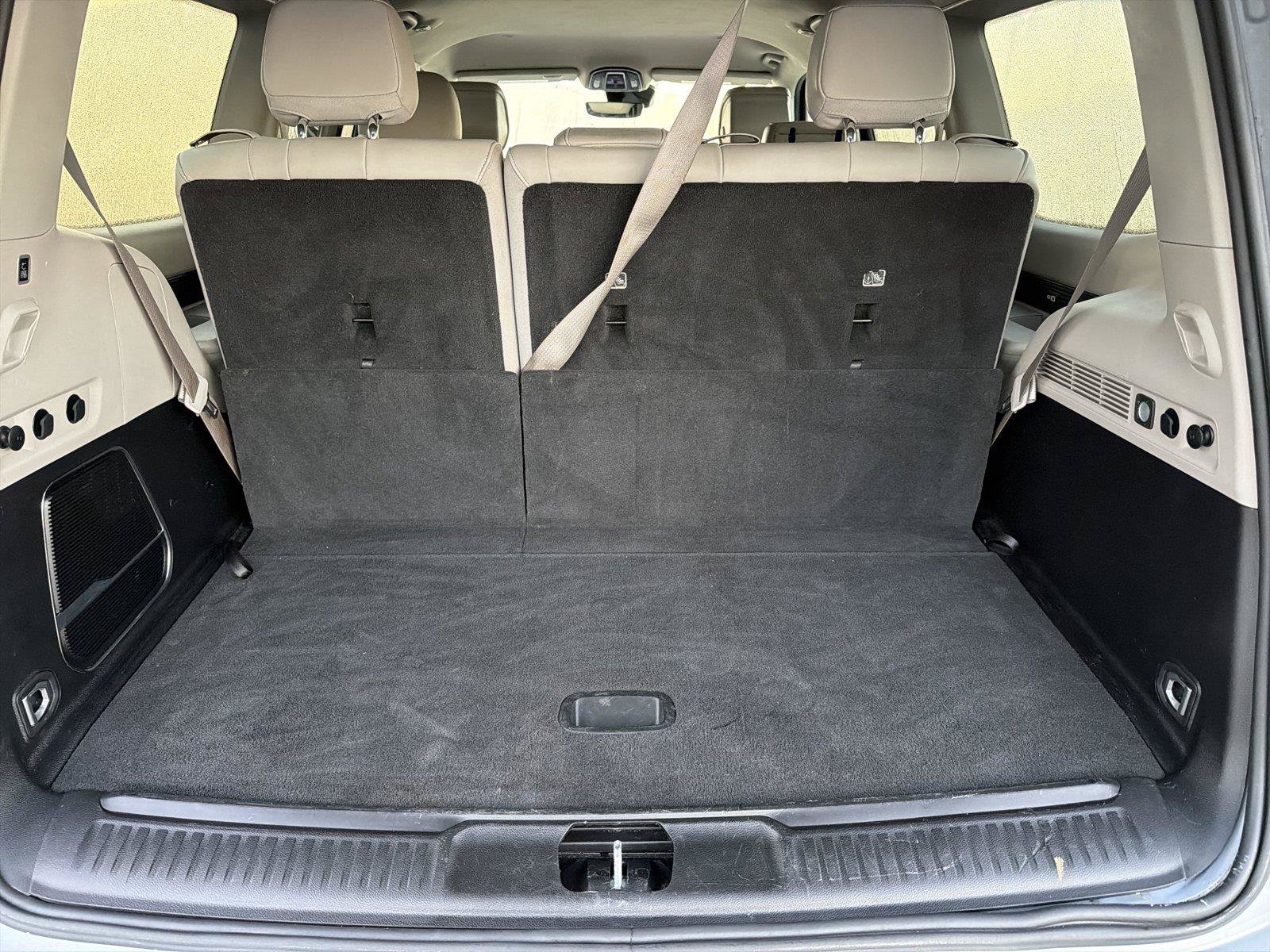 Used 2024 Jeep Wagoneer Series II w/ Flexible Seating Group RWD image 18