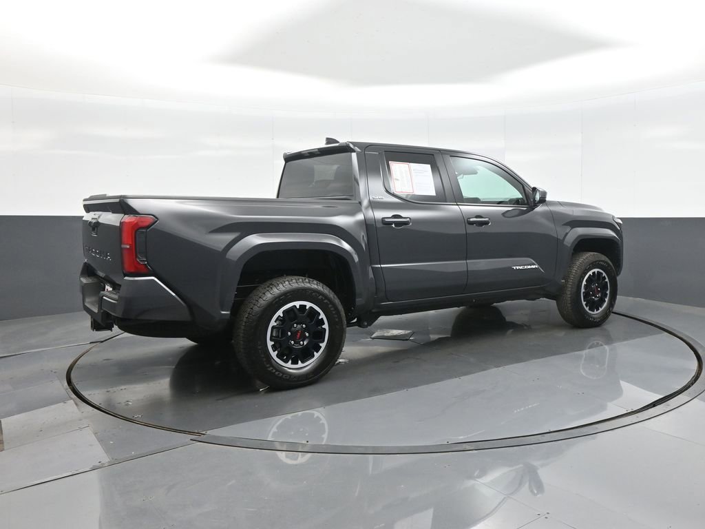Certified 2025 Toyota Tacoma SR5 AWD/4WD image 9