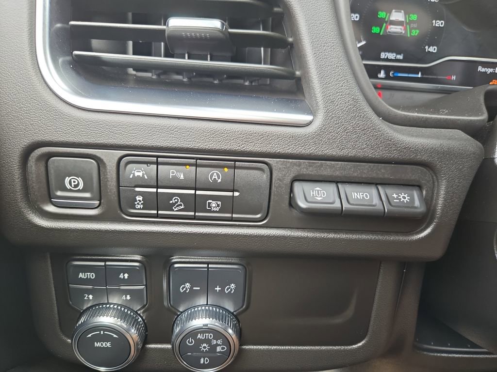 Used 2024 GMC Yukon AT4 w/ AT4 Premium Package image 24