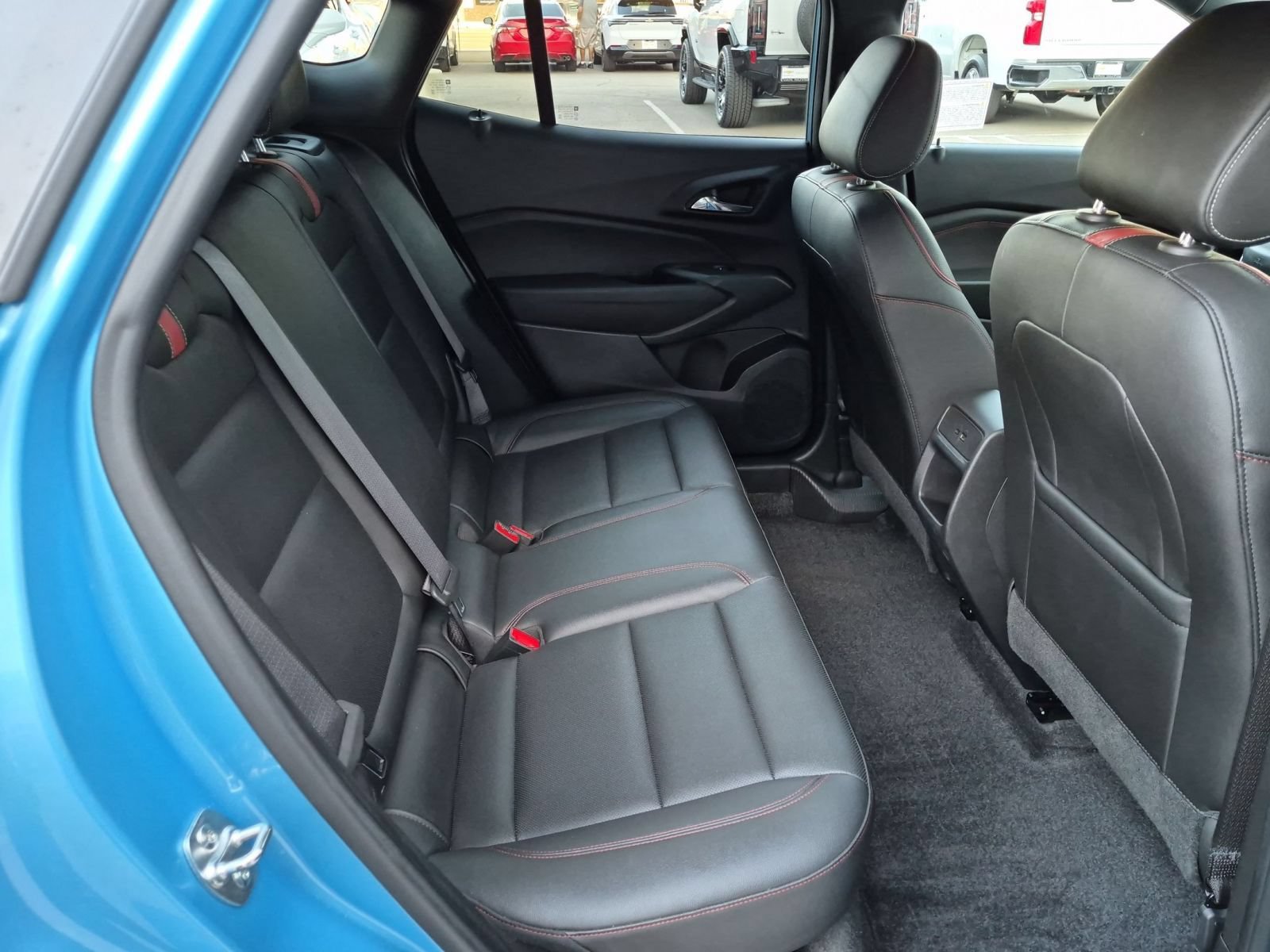 Used 2025 Chevrolet Trax RS w/ Driver Confidence Package FWD image 26