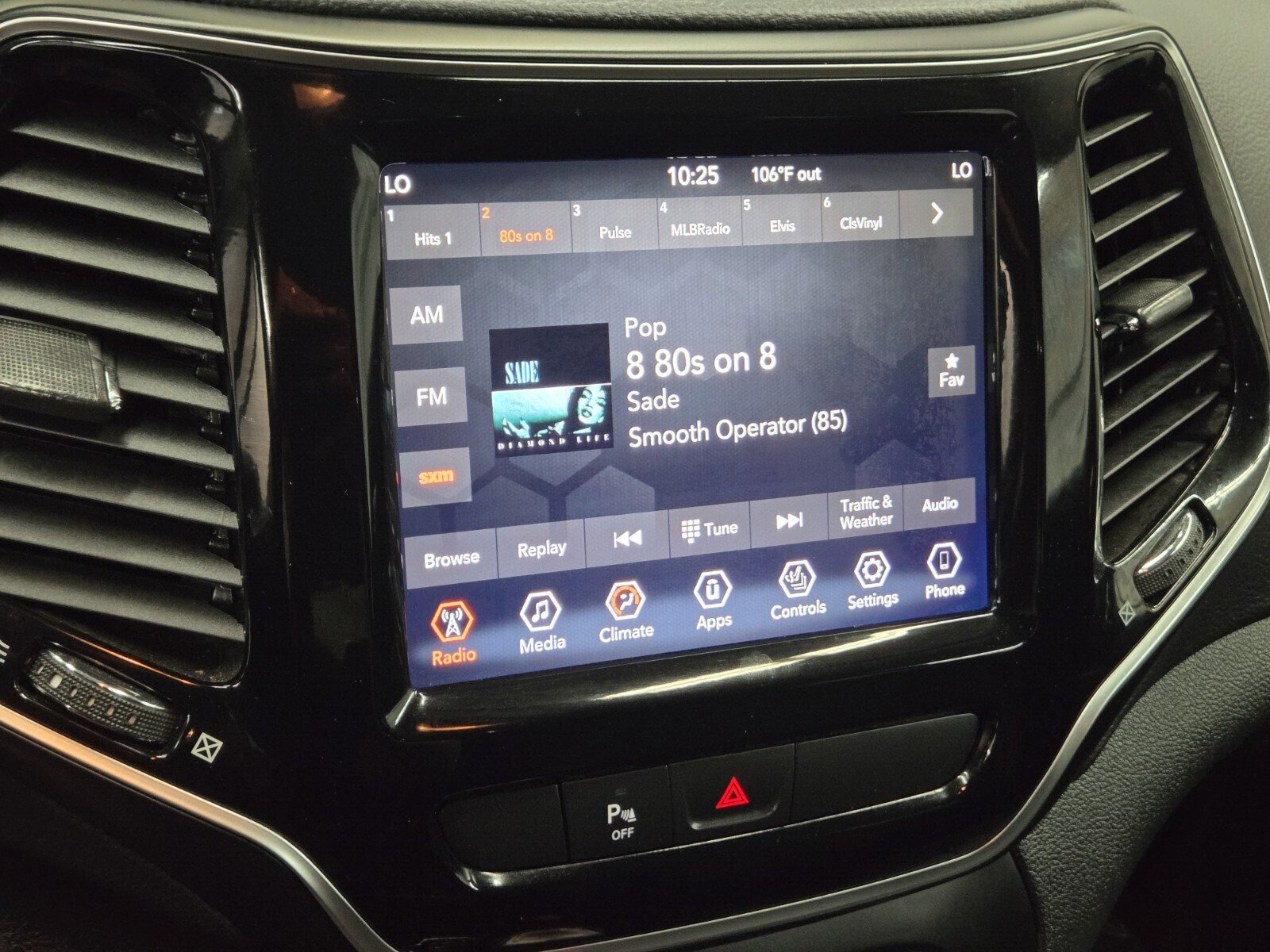 Used 2019 Jeep Cherokee Limited FWD image 17