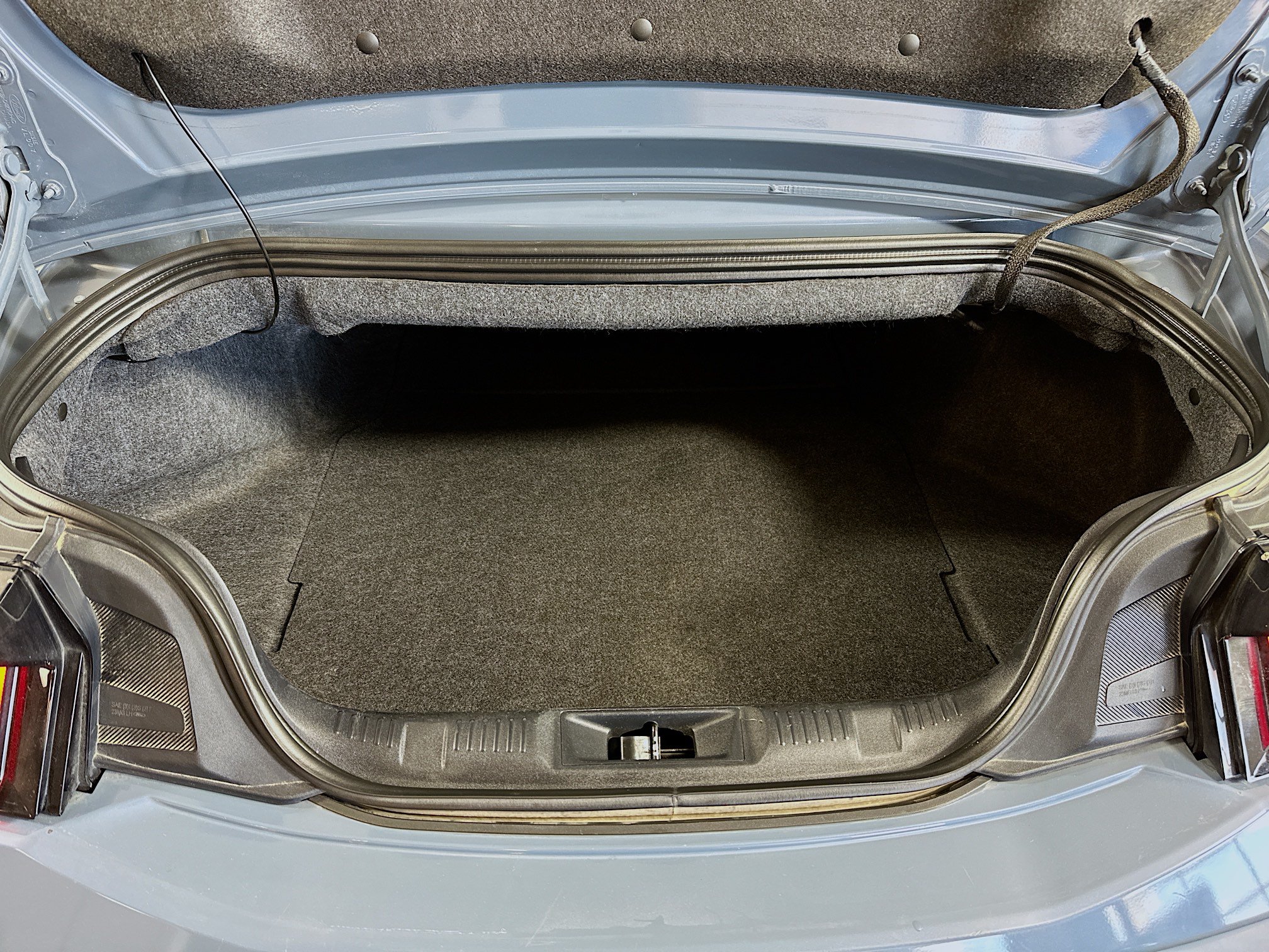 Used 2024 Ford Mustang Convertible RWD image 23