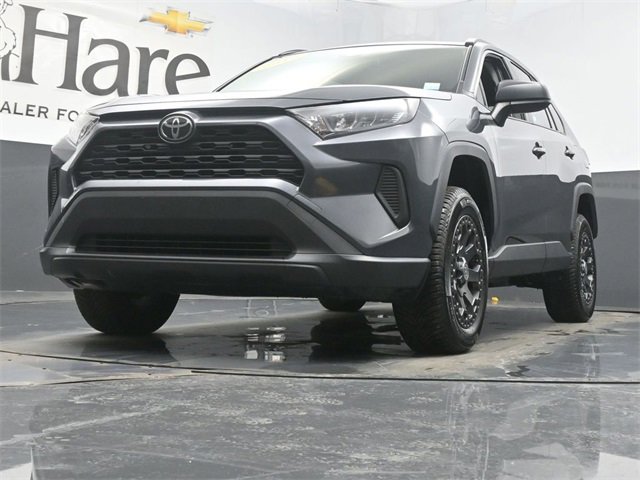 Used 2019 Toyota RAV4 LE image 4