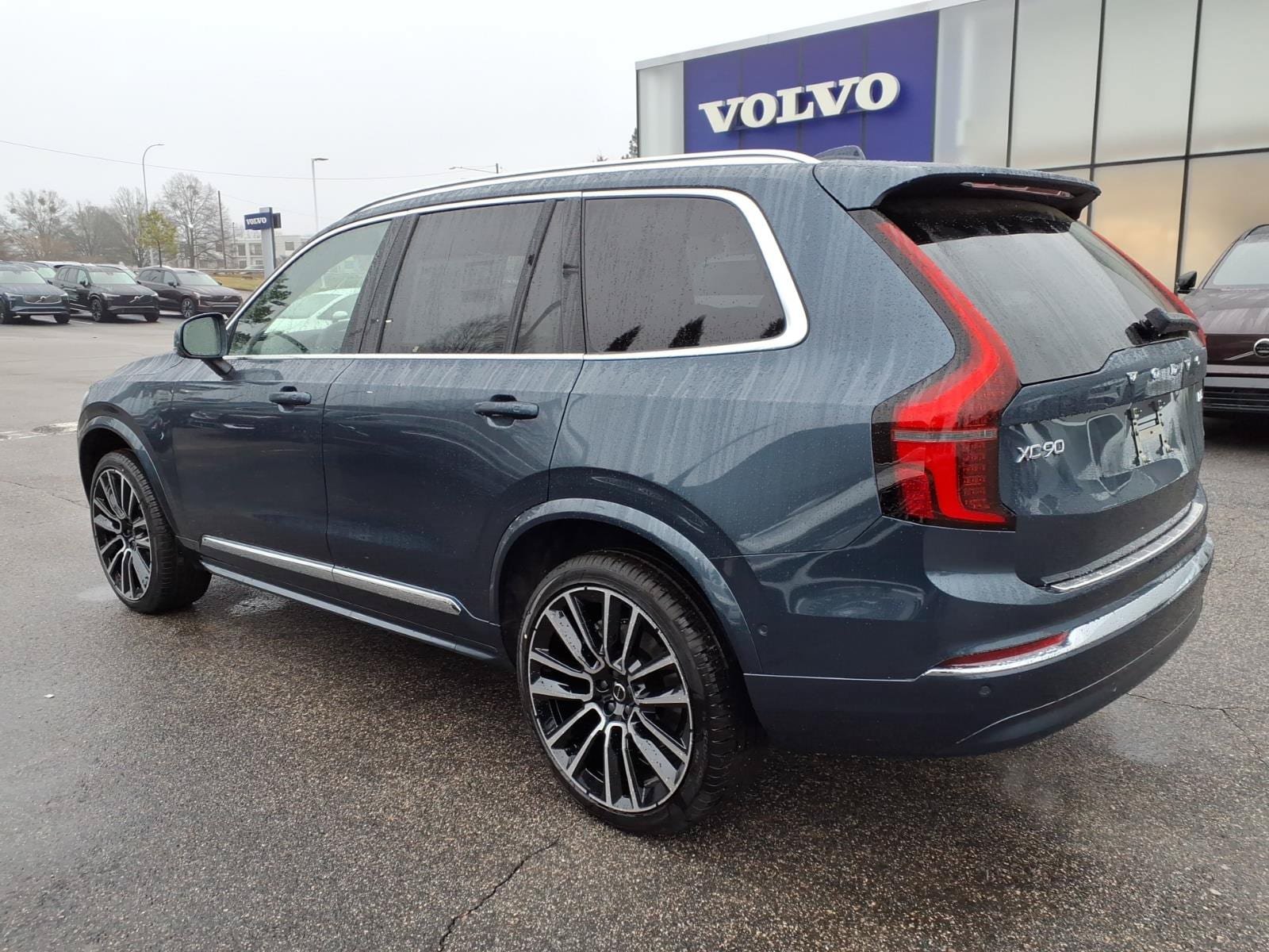 New 2026 Volvo XC90 B6 Plus w/ Protection Package Premier AWD/4WD image 7