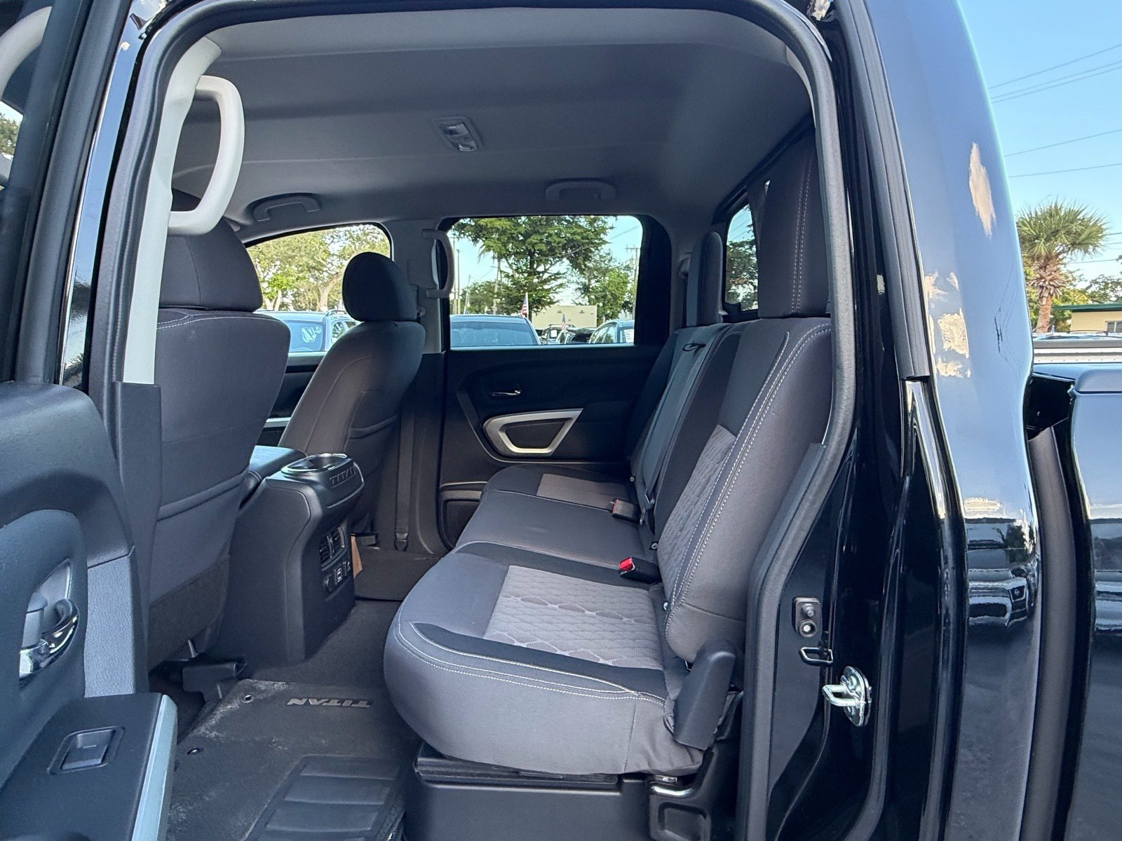 Certified 2024 Nissan Titan SV w/ SV Convenience Package AWD/4WD image 11