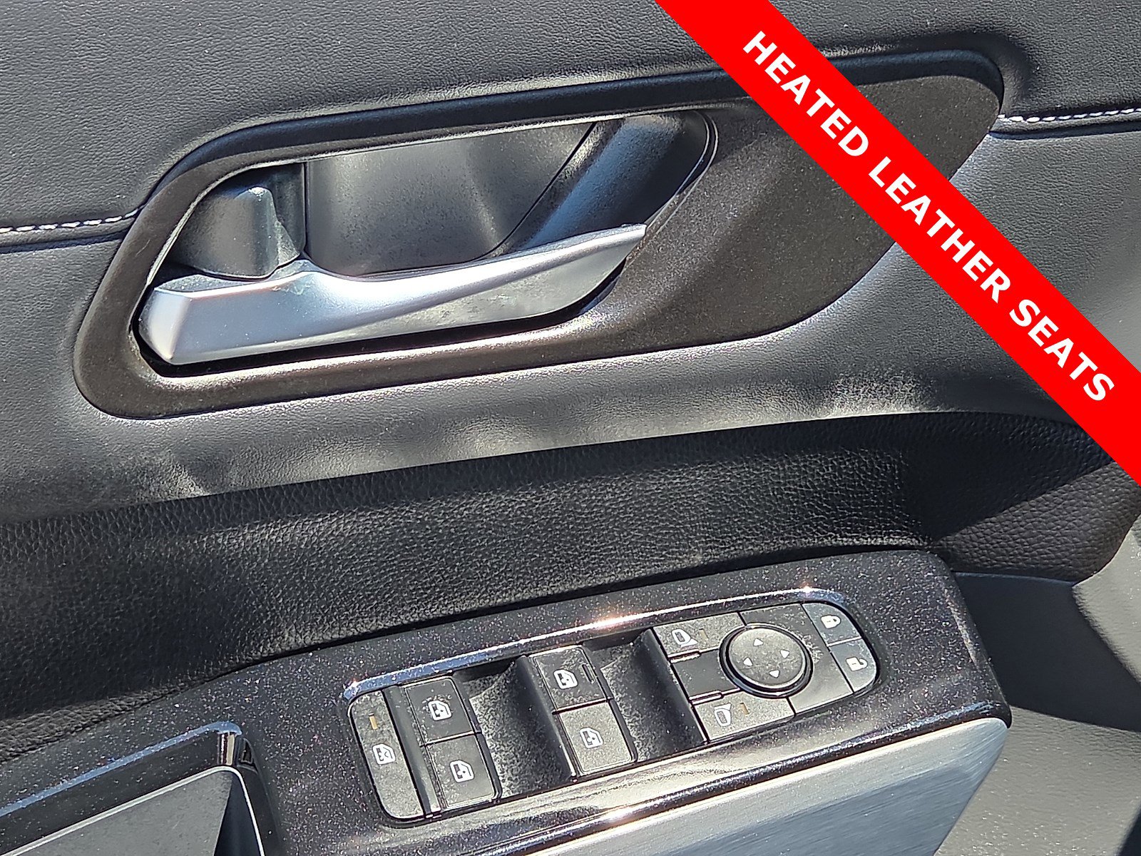 Used 2023 Nissan Pathfinder SL w/ Black Appearance Package AWD/4WD image 15