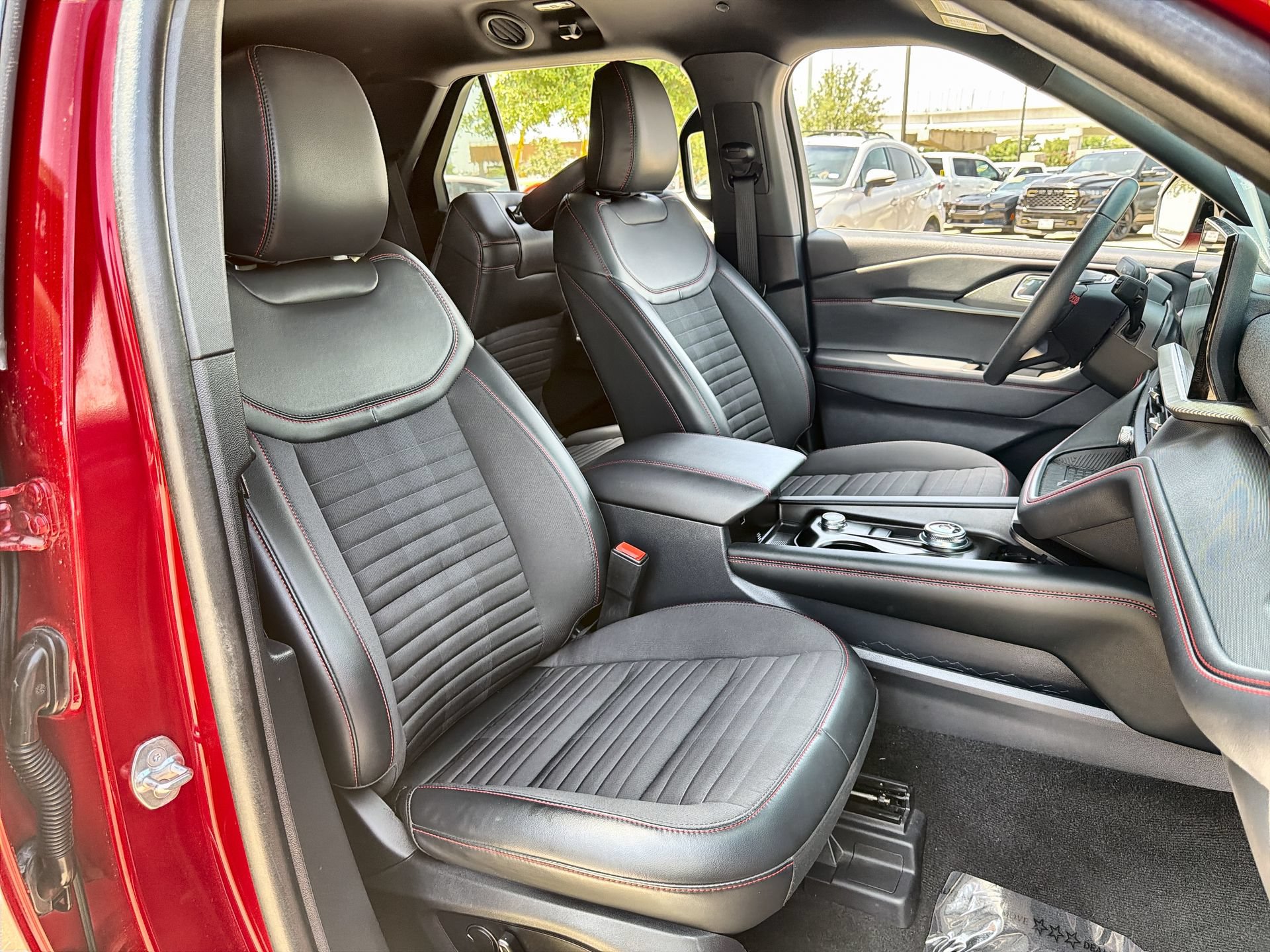 Certified 2025 Ford Explorer ST-Line w/ Premium Package RWD image 25
