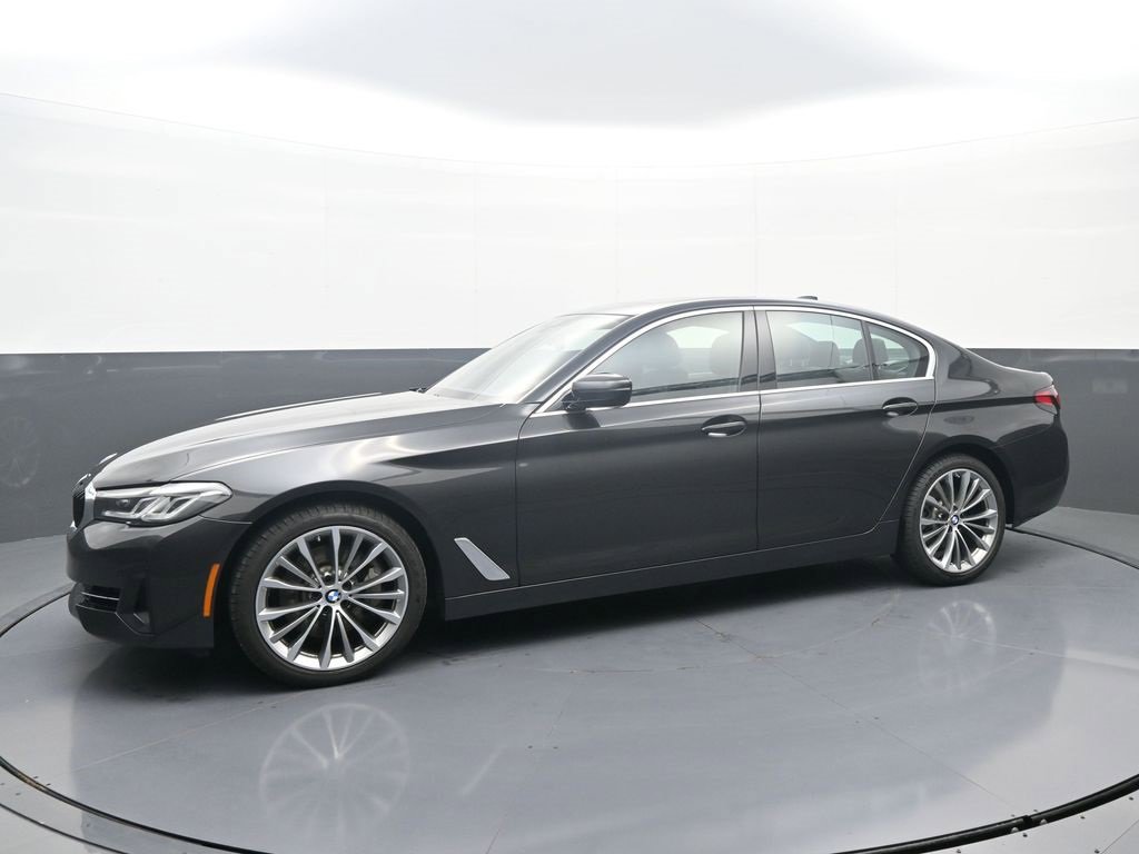 Used 2023 BMW 530i xDrive w/ Premium Package image 4