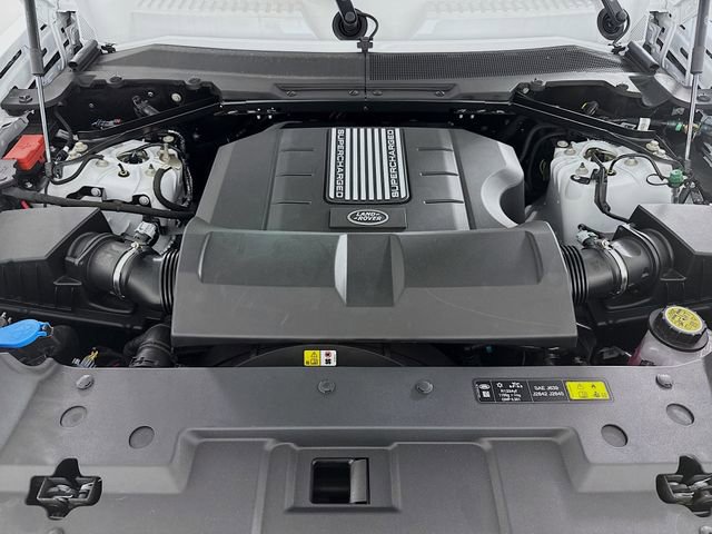Certified 2025 Land Rover Defender 110 V8 image 32