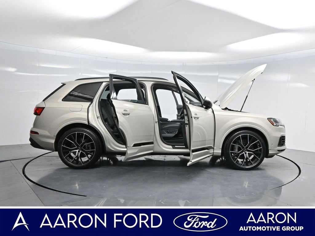 Used 2023 Audi Q7 3.0T Prestige w/ Prestige Package image 4