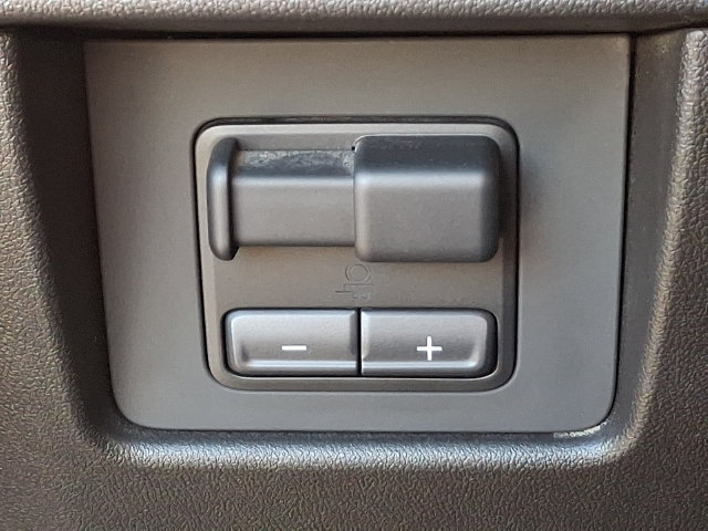 Used 2025 Chevrolet Colorado Trail Boss AWD/4WD image 9